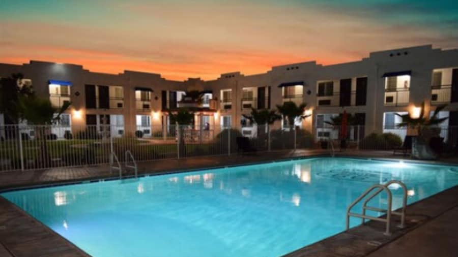 Ramada by Wyndham Kingman