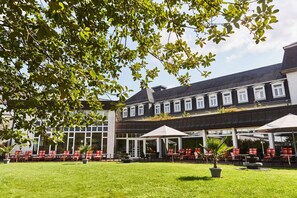 Sauna, hammam, soins du visage, soins ayurvédiques, 4 salles de soins