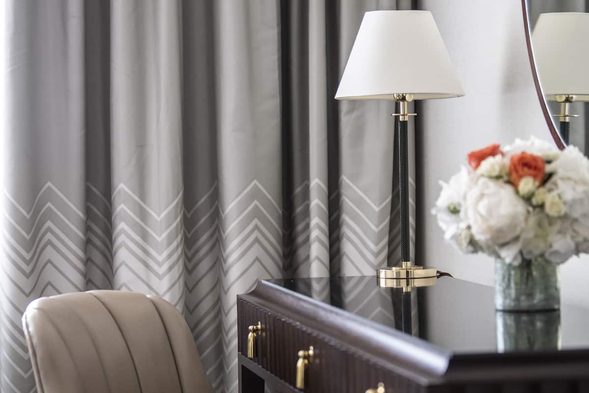 Ropa de cama de alta calidad, camas con pillow-top y minibar