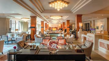 2 restaurants, breakfast, lunch, dinner served; Irish cuisine