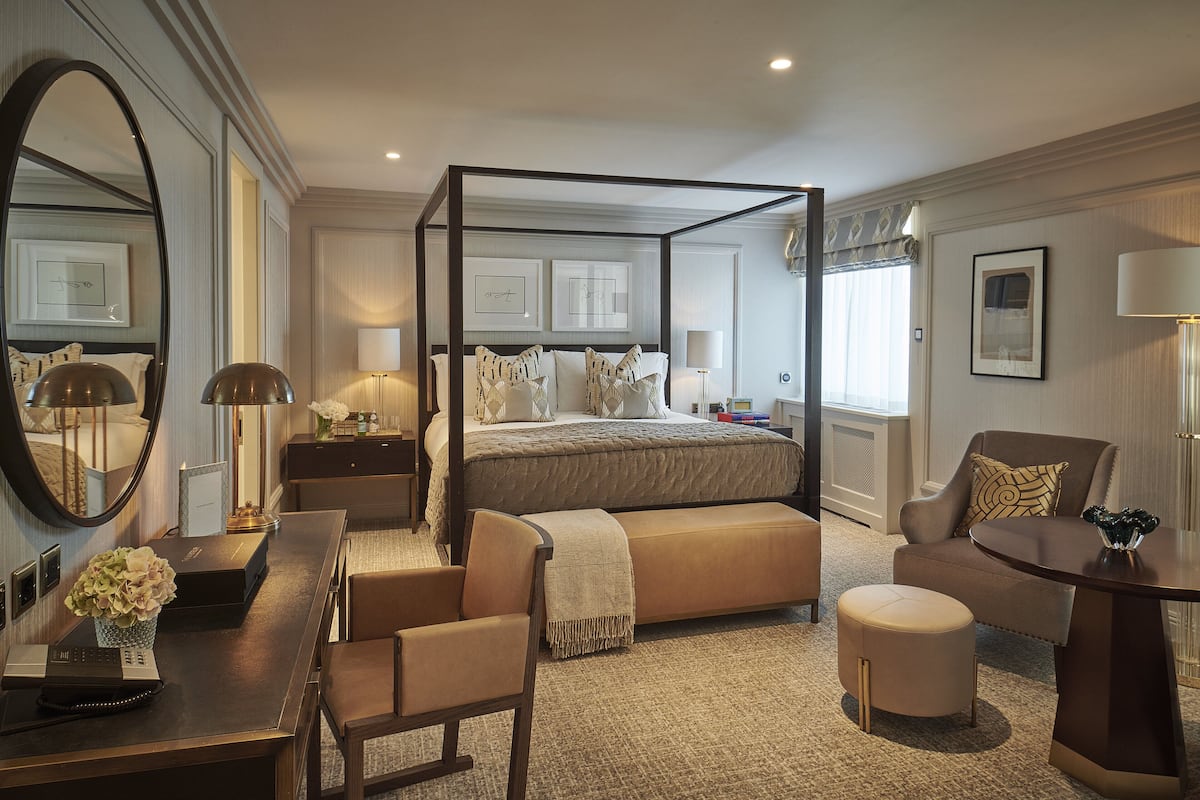 Suite monolocale (1 Four Poster Bed) | Biancheria da letto di alta qualità, materassi a doppio strato, minibar