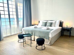 Deluxe Room (Villa Eden) | Hypo-allergenic bedding, in-room safe, desk, iron/ironing board - Hotel Eden Palace Au Lac (Montreux)