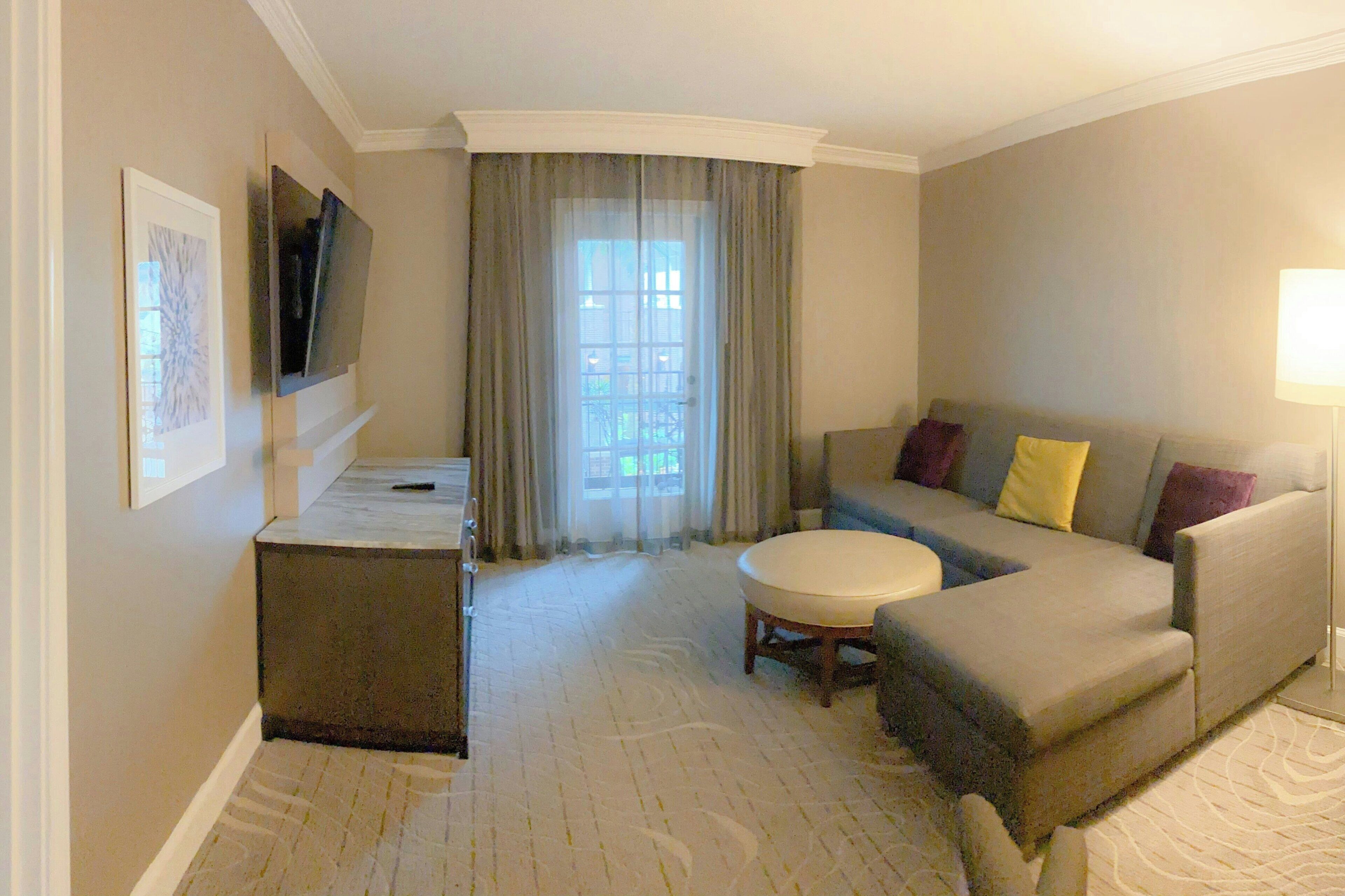 premium bedding, down duvets, in-room safe, desk