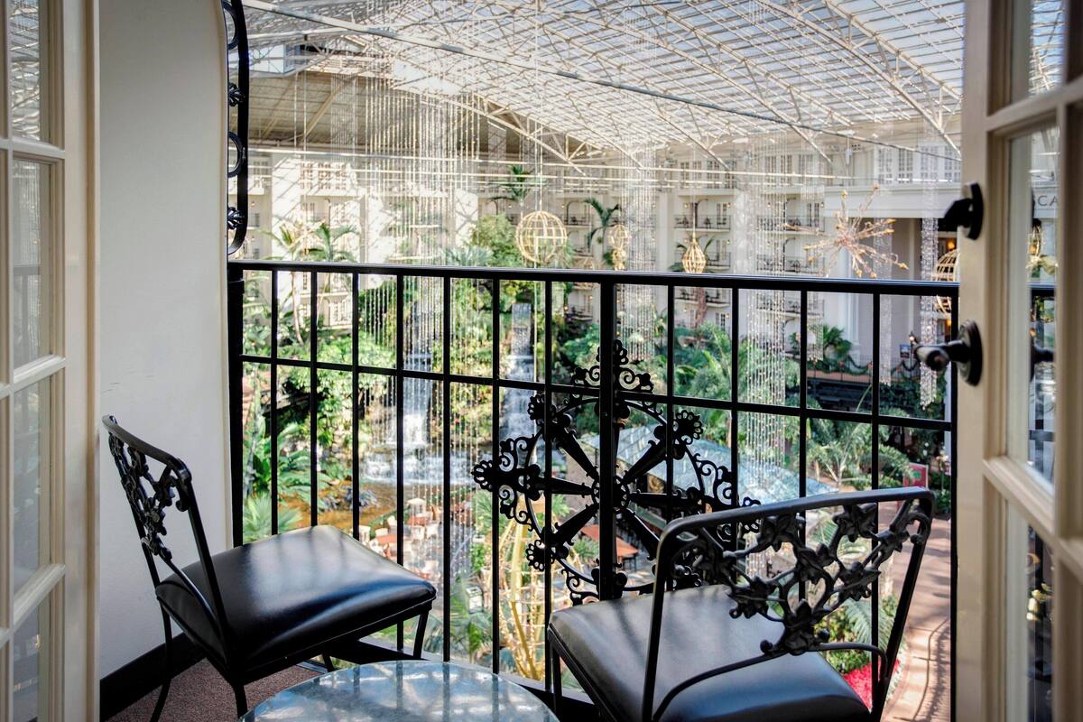 room, 2 queen beds, non smoking, garden view | premium bedding, down duvets, in-room safe, desk