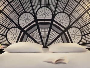 Privilege, Room, 1 Double Bed | In-room safe, desk, soundproofing, iron/ironing board - Mercure Paris Porte de Versailles Expo (Vanves)