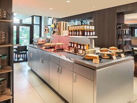 Daily buffet breakfast (EUR 20.5 per person)