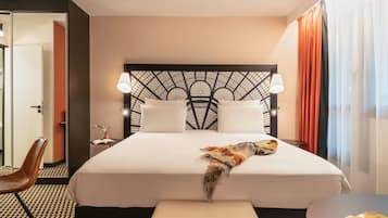 Caja de seguridad en la habitación y escritorio