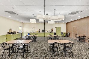 Tägliches inbegriffenes kontinentales Frühstück