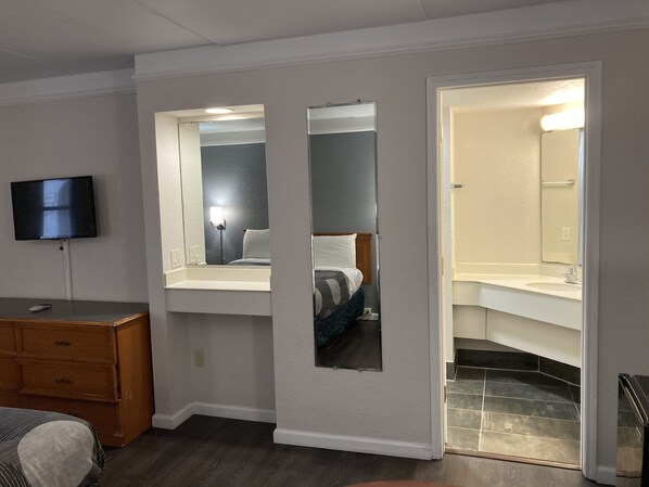 Untuvapeitot, työpöytä, kannettavalle tietokoneelle sopiva työtila