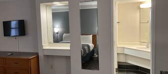 Budget Host Inn- Medical Center