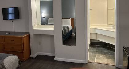 Budget Host Inn- Medical Center