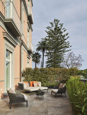 View from room - De Bonart Naples, Curio Collection by Hilton (Naples)