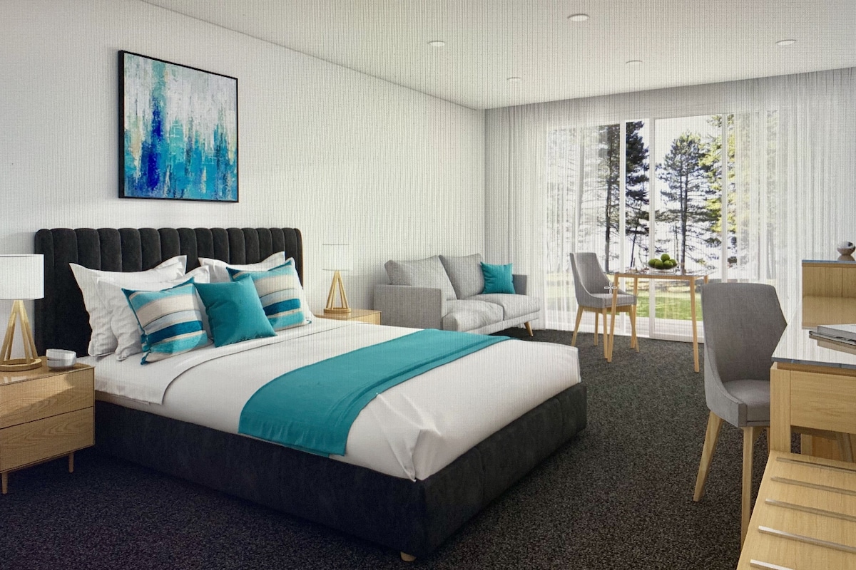 Executive Room | Premium bedding, in-room safe, desk, blackout drapes
