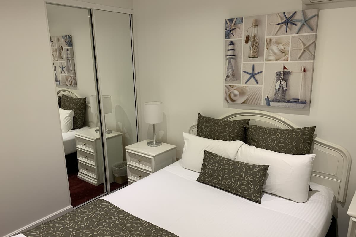 Suite 42 | 1 bedroom, premium bedding, minibar, in-room safe