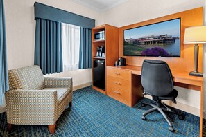 Standard Room, 1 Queen Bed, Non Smoking, Refrigerator & Microwave | Premium bedding, in-room safe, desk, blackout drapes