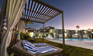 Outdoor pool, pool umbrellas