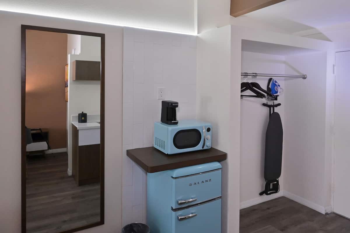 premium bedding, down duvets, pillow-top beds, desk