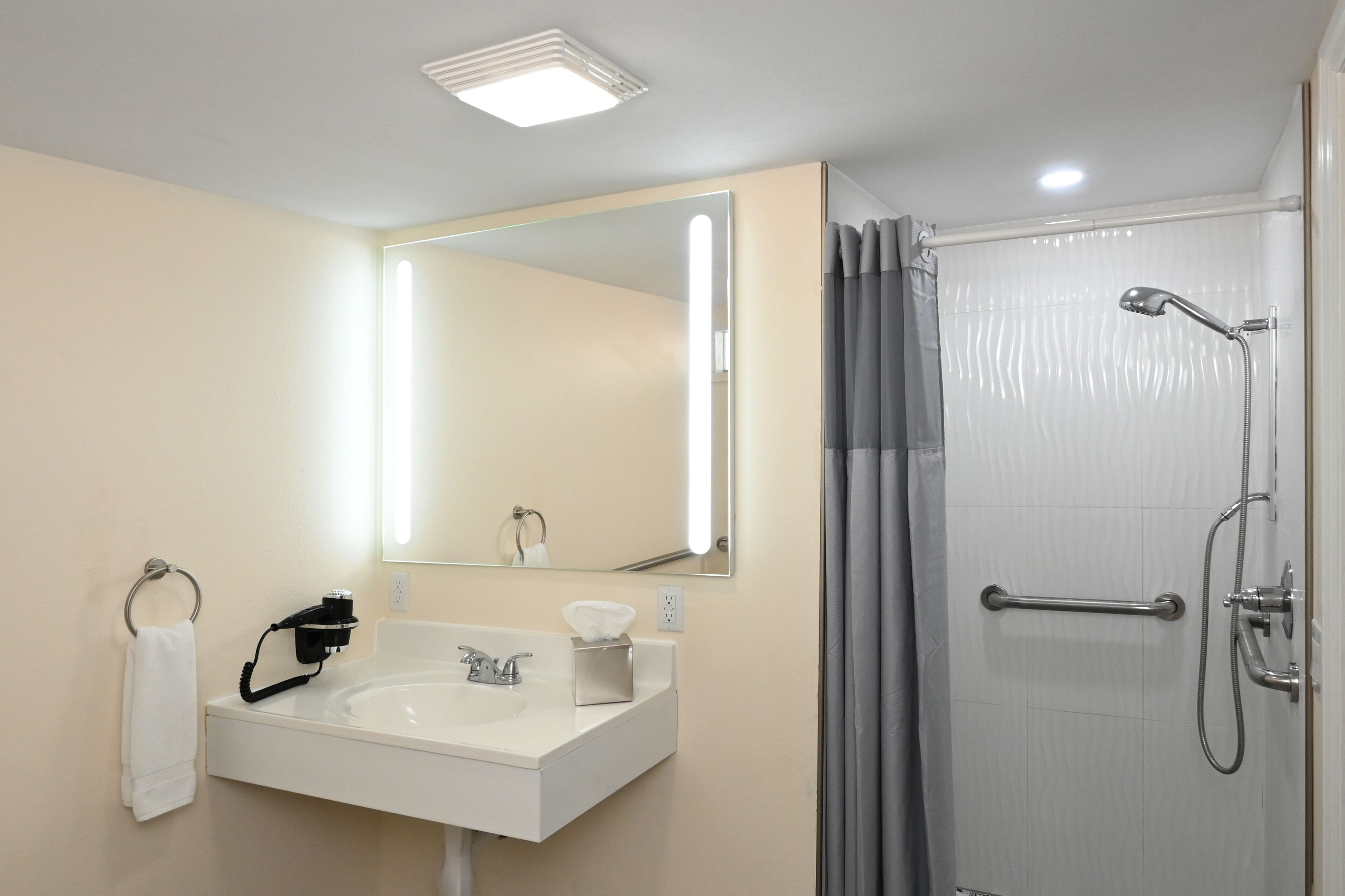 premium room, 1 king bed, patio, pool view, accessible | bathroom | shower, free toiletries, hair dryer, towels