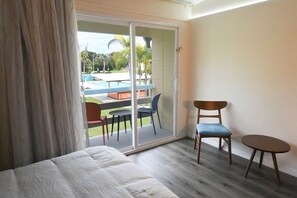 1 bedroom, premium bedding, down comforters, pillowtop beds