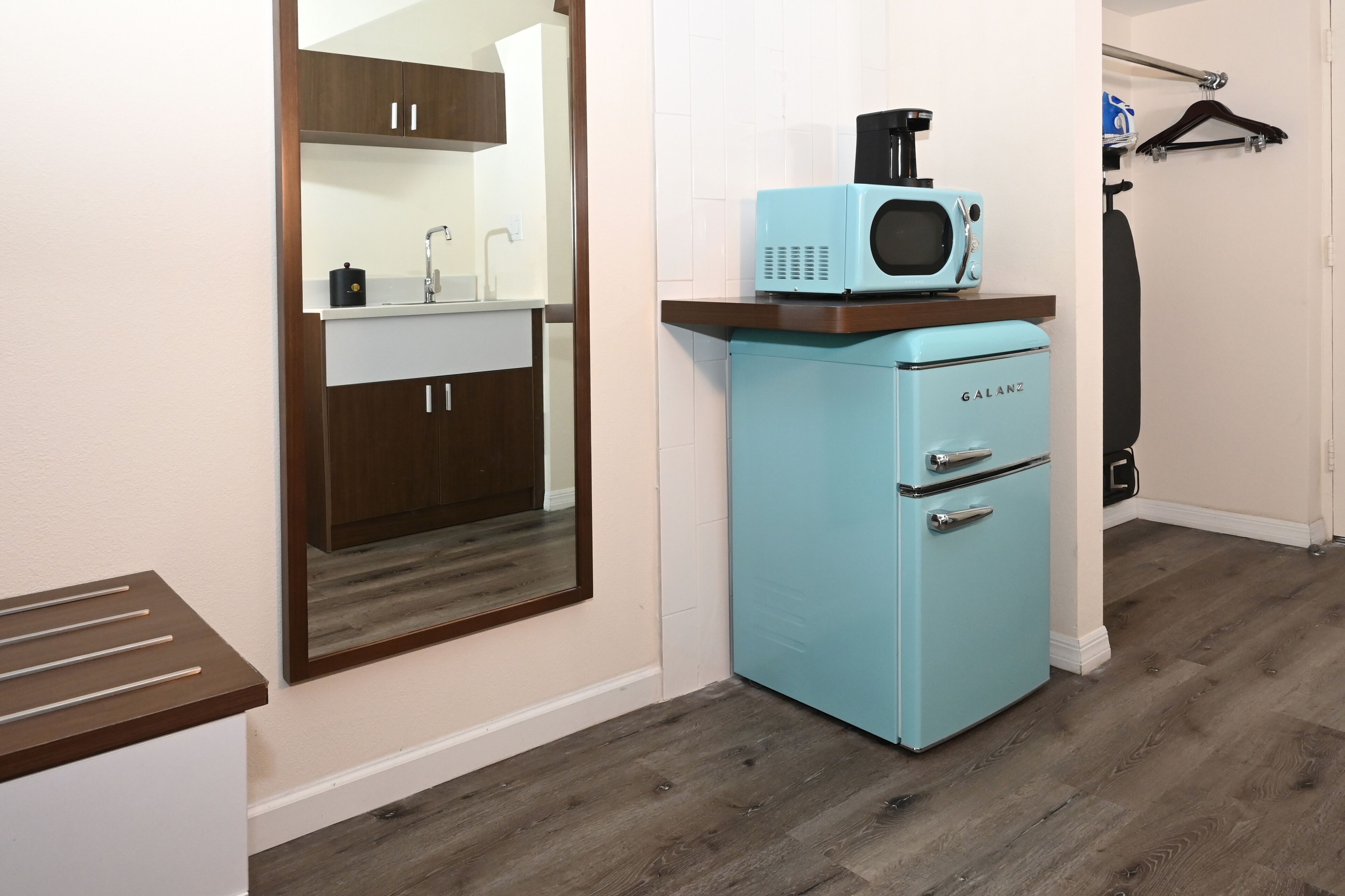 premium bedding, down duvets, pillow-top beds, desk