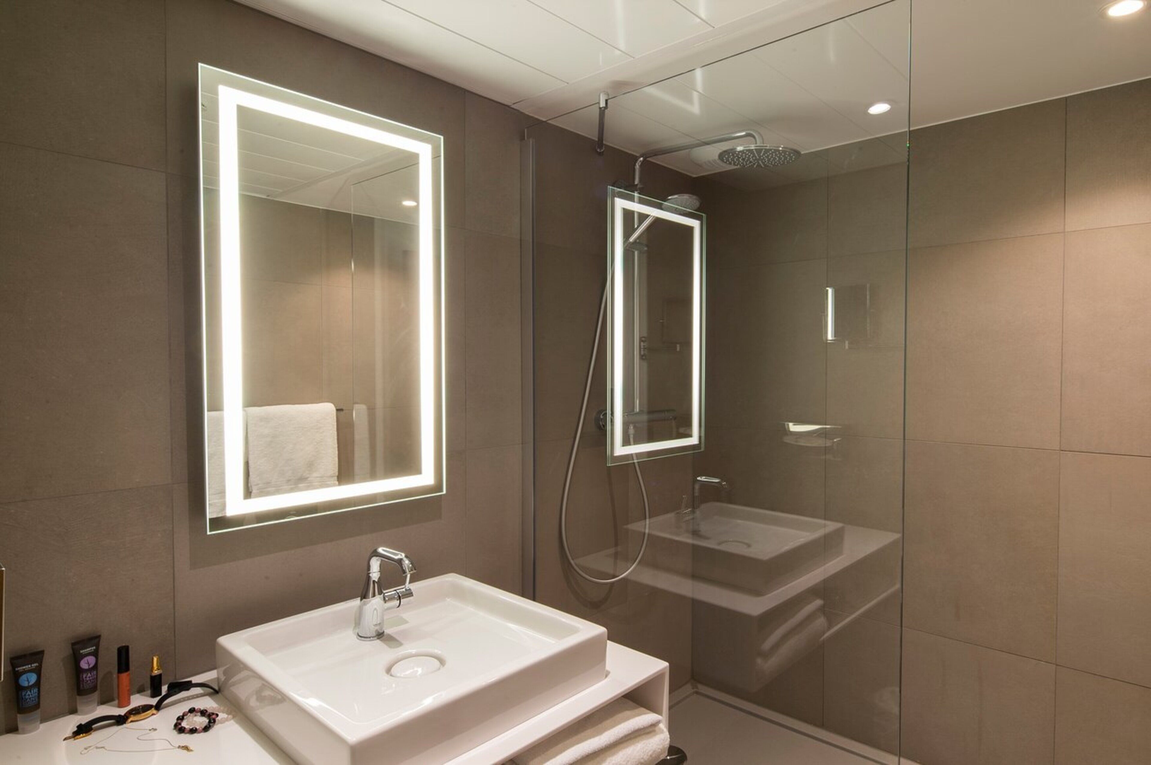 superior room, 1 double bed with sofa bed | bathroom | eco-friendly toiletries, hair dryer, towels