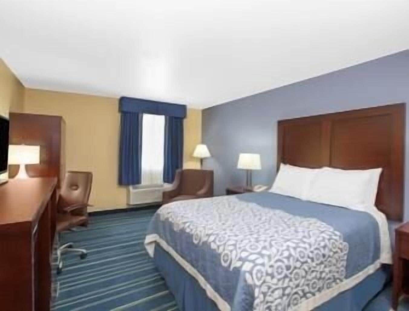 Desk, iron/ironing board, rollaway beds, free WiFi