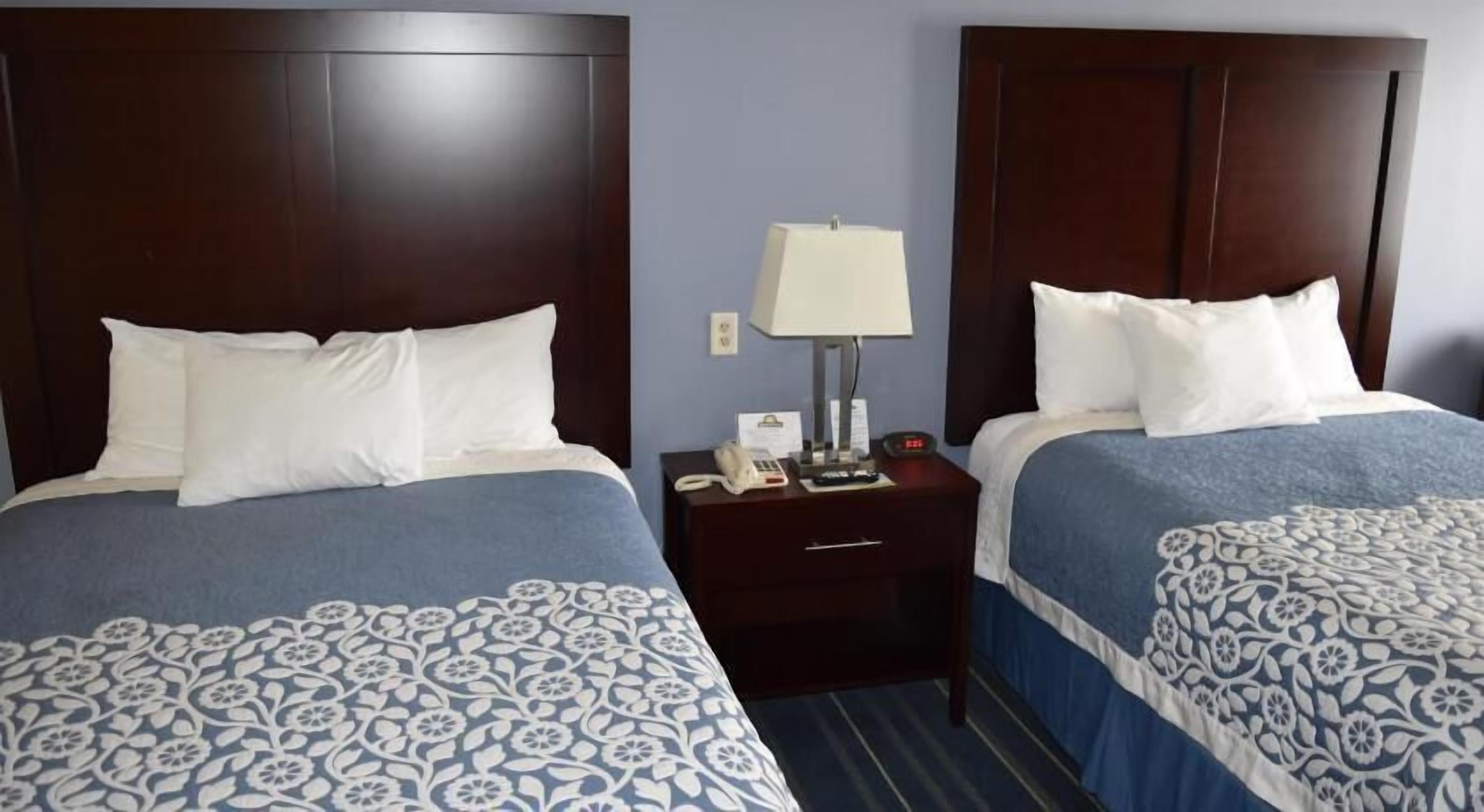 Desk, iron/ironing board, rollaway beds, free WiFi