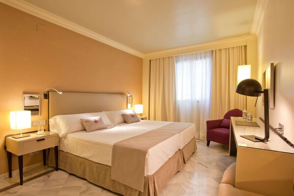 1 bedroom, premium bedding, down duvets, minibar