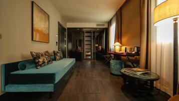 30-Zoll-LCD-Fernseher mit Satellitenempfang, Fernseher