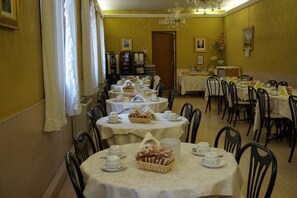 Daily continental breakfast for a fee - Universo And Nord Hotel (Venice)