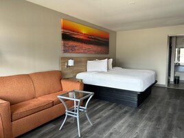 办公桌、遮光窗帘、熨斗/熨衣板、免费婴儿床