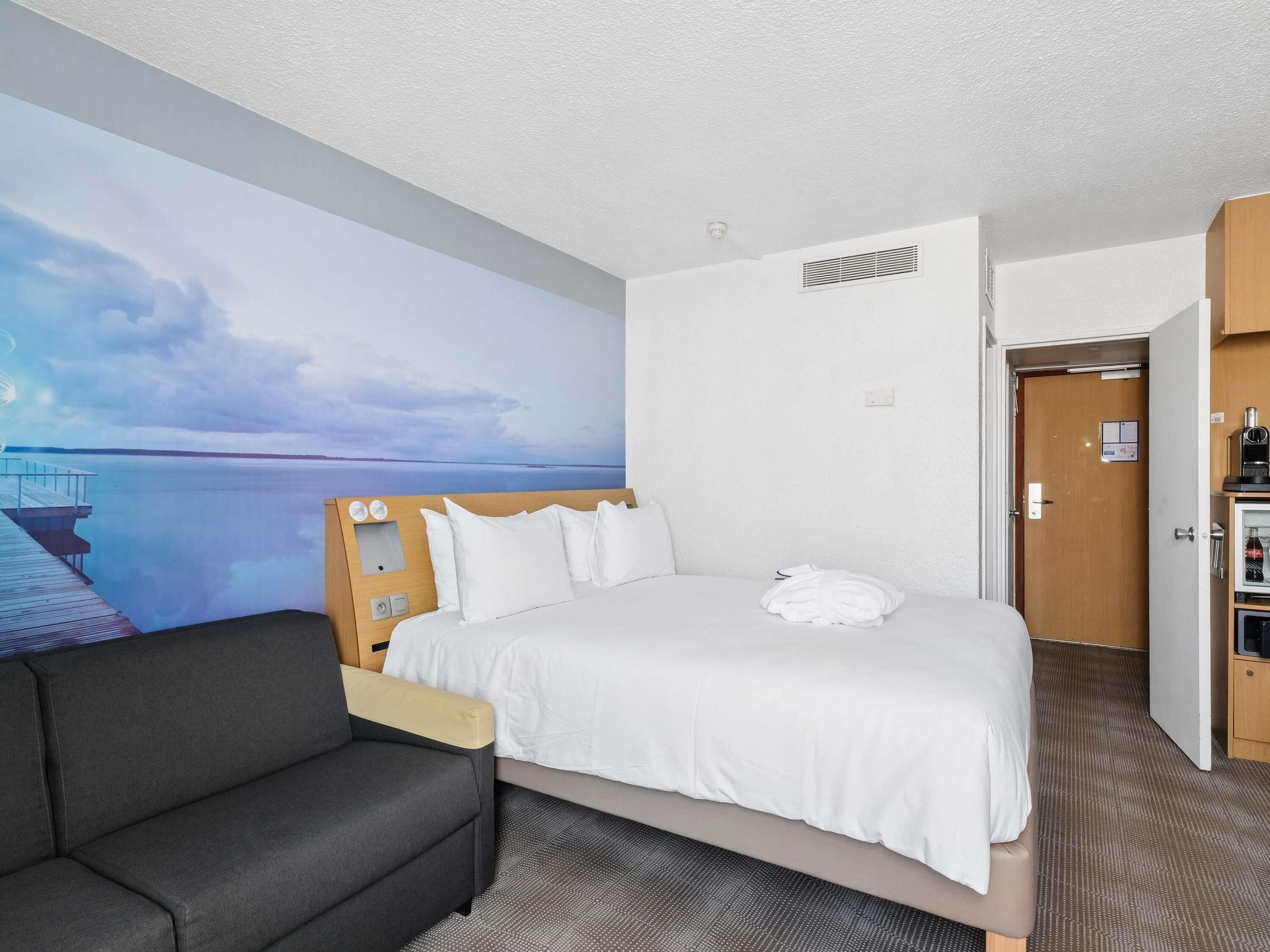 In-room safe, individually decorated, individually furnished, desk