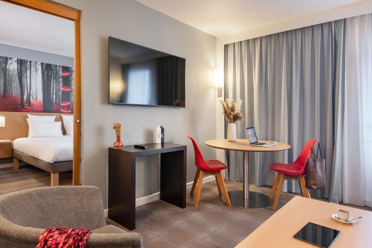 Suite, 1 letto matrimoniale con divano letto | Cassaforte in camera, con stile personalizzato