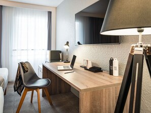 Chambre Classique, 2 lits une place | Coffres-forts dans les chambres, décoration personnalisée