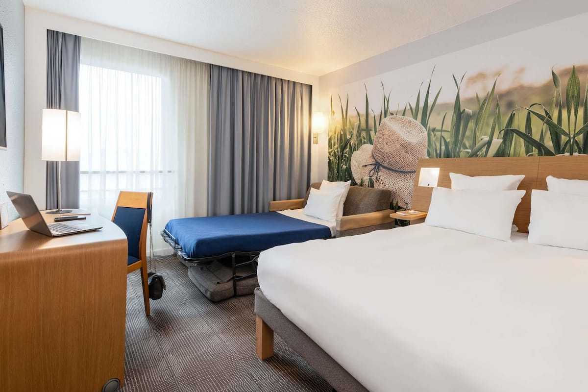 1 bedroom, in-room safe, individually decorated, individually furnished