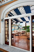 Breakfast, lunch and dinner served