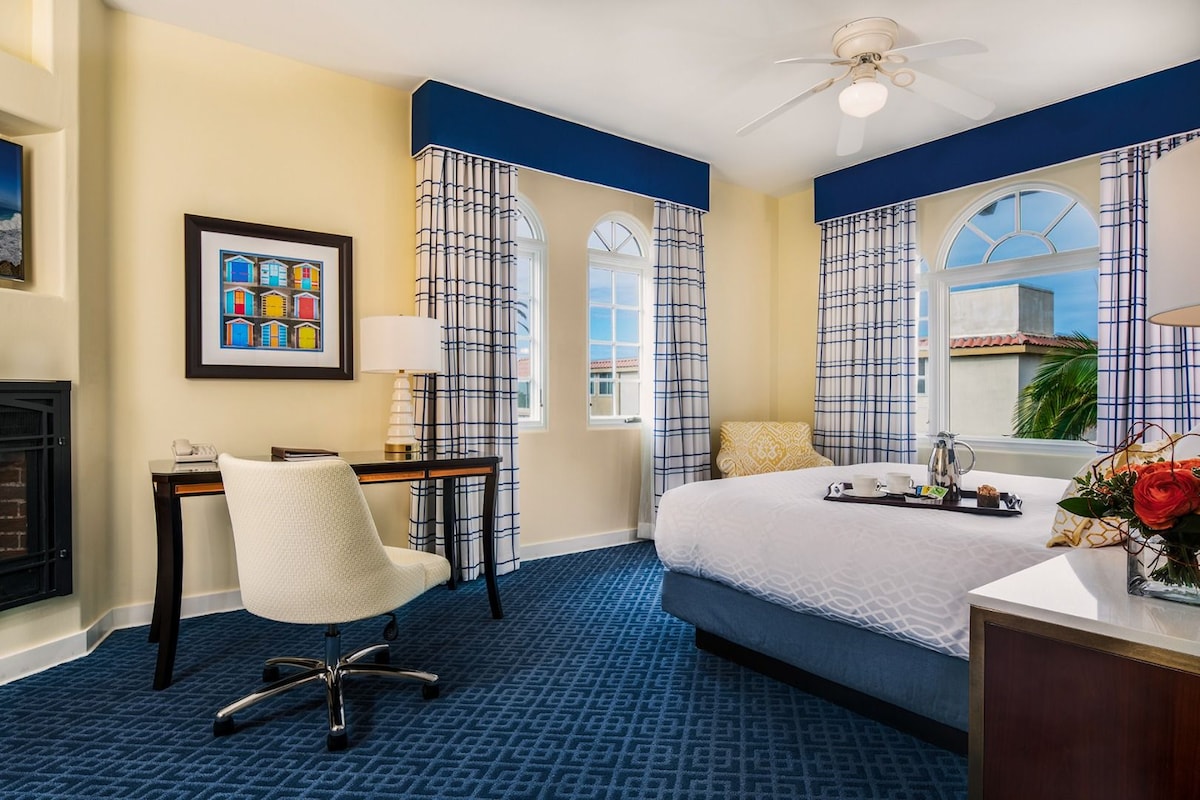 Premium bedding, down comforters, pillowtop beds, in-room safe
