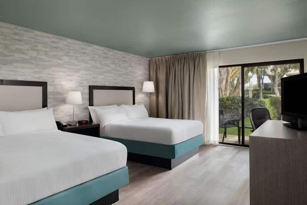 1 bedroom, hypo-allergenic bedding, in-room safe, desk