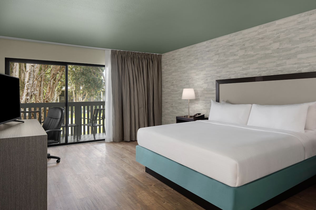 1 bedroom, hypo-allergenic bedding, in-room safe, desk