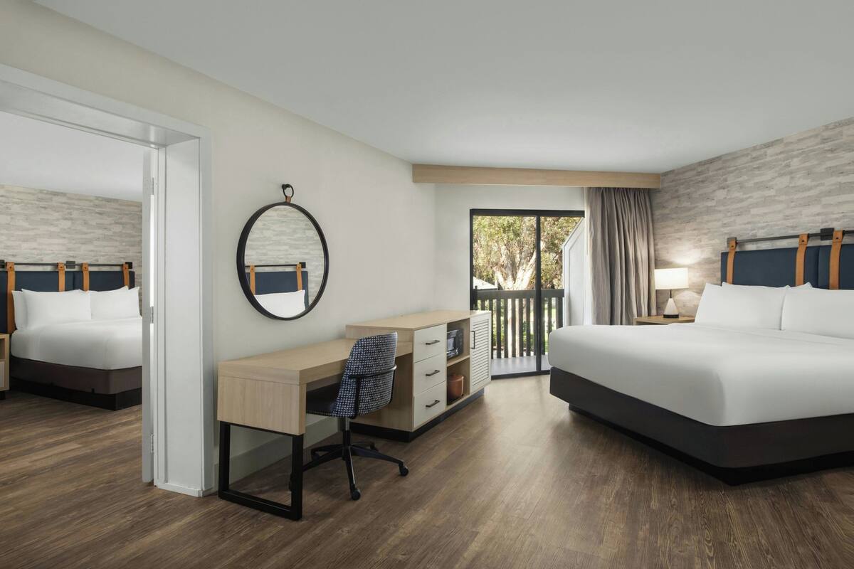 Hypo-allergenic bedding, in-room safe, desk, laptop workspace