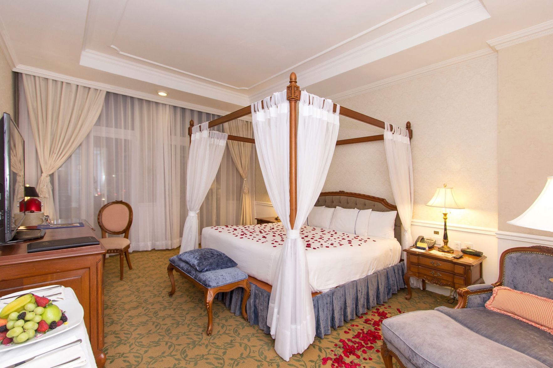 Minibar, in-room safe, desk, blackout drapes