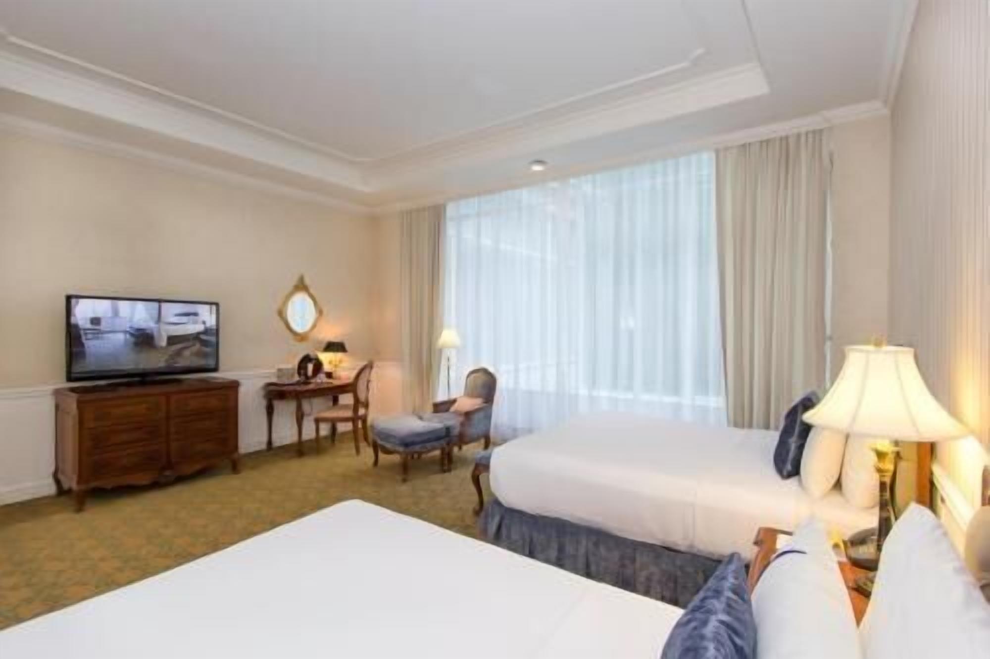 Minibar, in-room safe, desk, blackout drapes