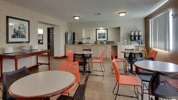 Continentaal ontbijt inbegrepen in het weekend