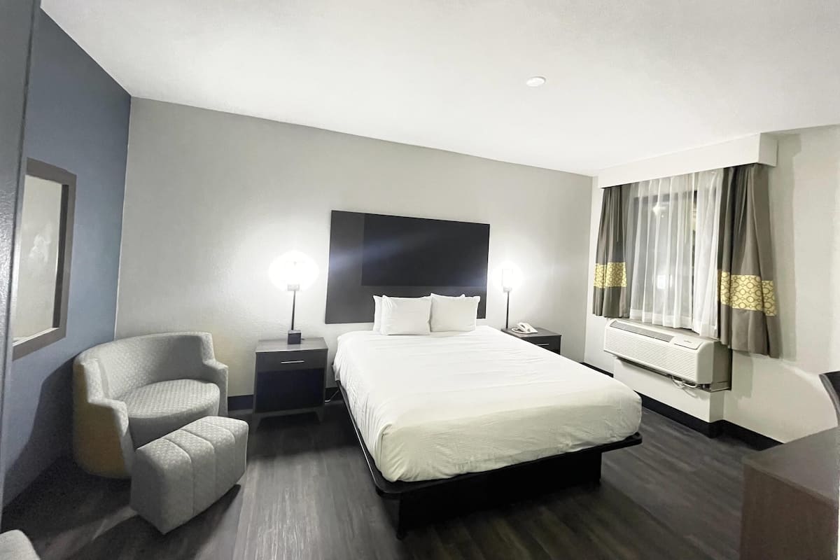 Desk, blackout curtains, iron/ironing board, free WiFi