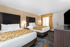 Room, 2 Queen Beds, Smoking