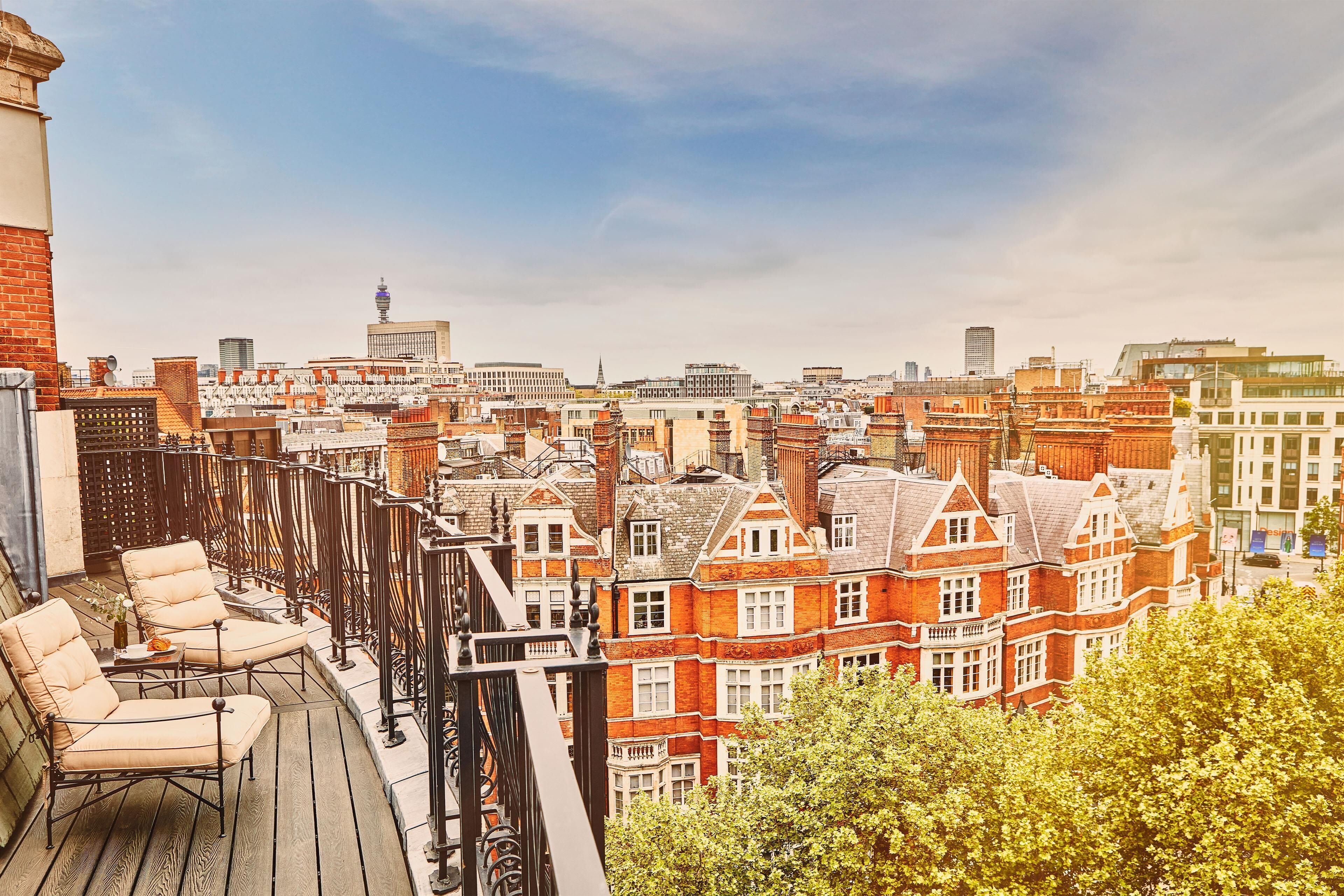 The Lodge | Sängtillbehör av högsta kvalitet och minibar med vissa gratis produkter