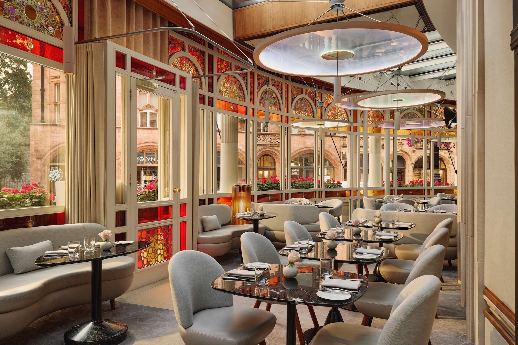 3 restaurants, breakfast, lunch, dinner served; French cuisine