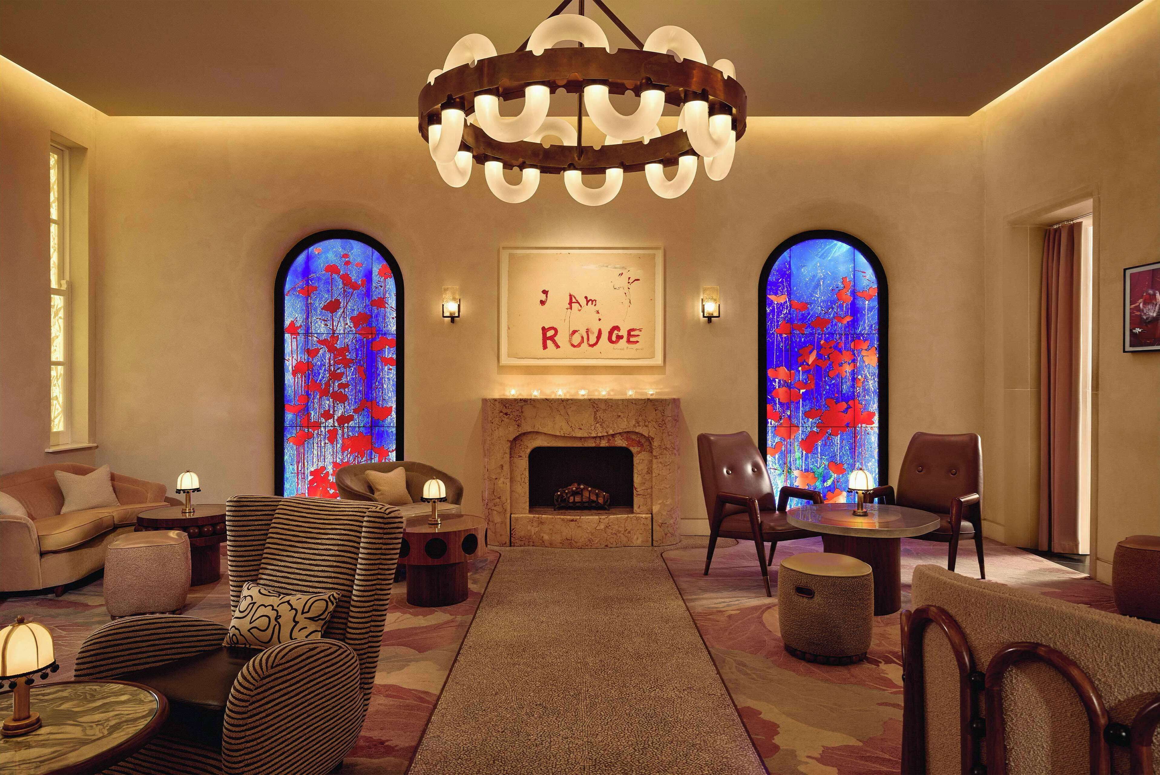 4 bars/lounges, cocktail bar, cocktail bar