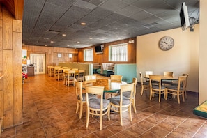 Free daily continental breakfast