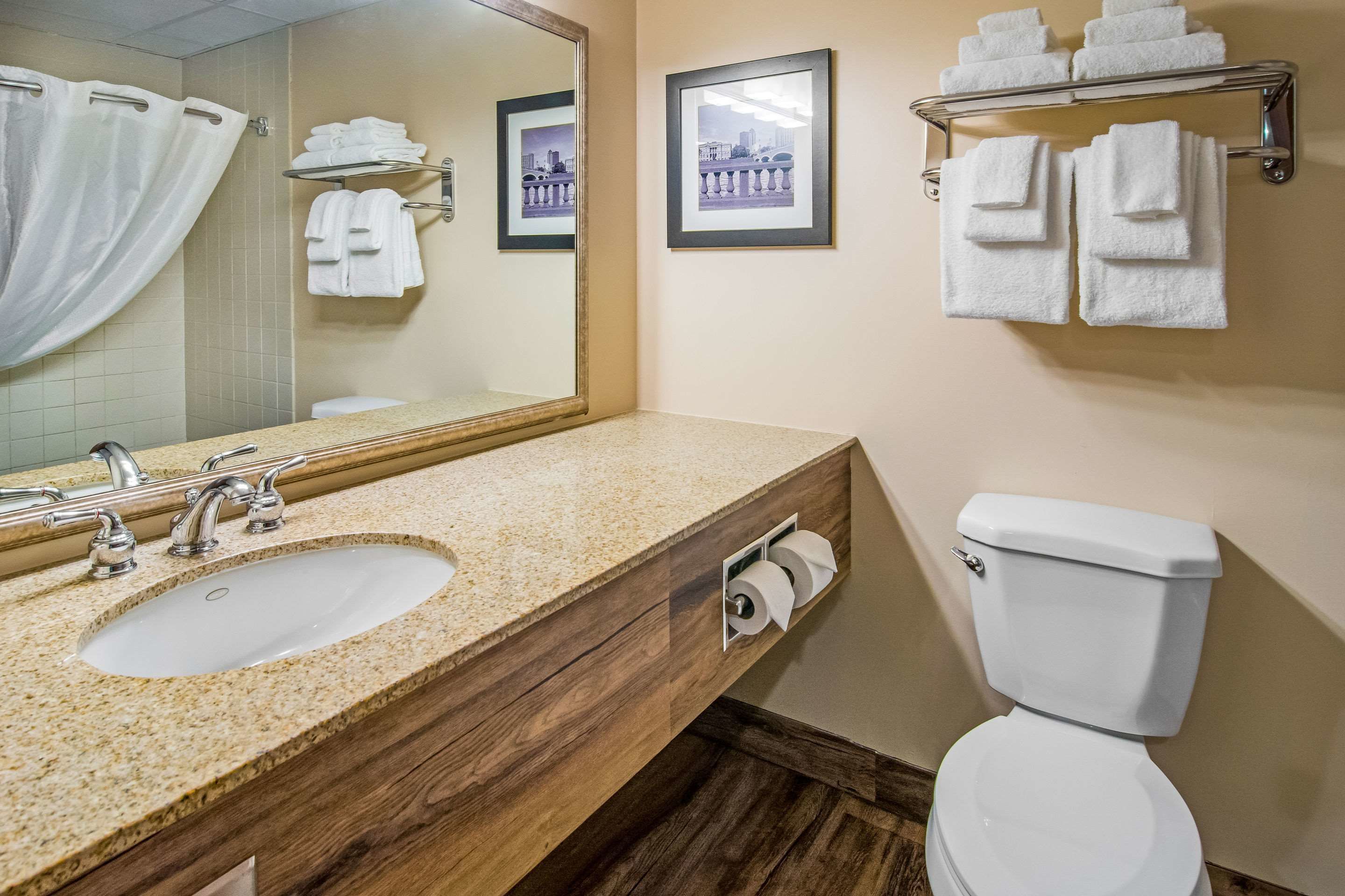 standard room, 2 queen beds, non smoking | bathroom | free toiletries, hair dryer, towels